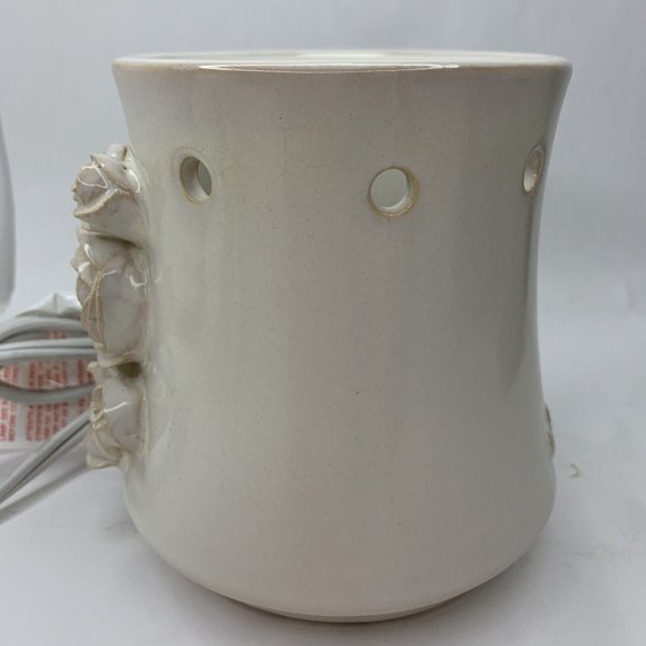 Scentsy BRIDE Full Size Wax Warmer Raised Roses Flowers Ivory Retired BASE ONLY - Picture 2 of 9